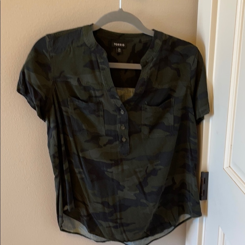 Torrid rayon camo top. Size 00